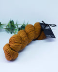 Naturally hand-dyed Sock Yarn 4-ply | Irida Design | dark caramel | 100g